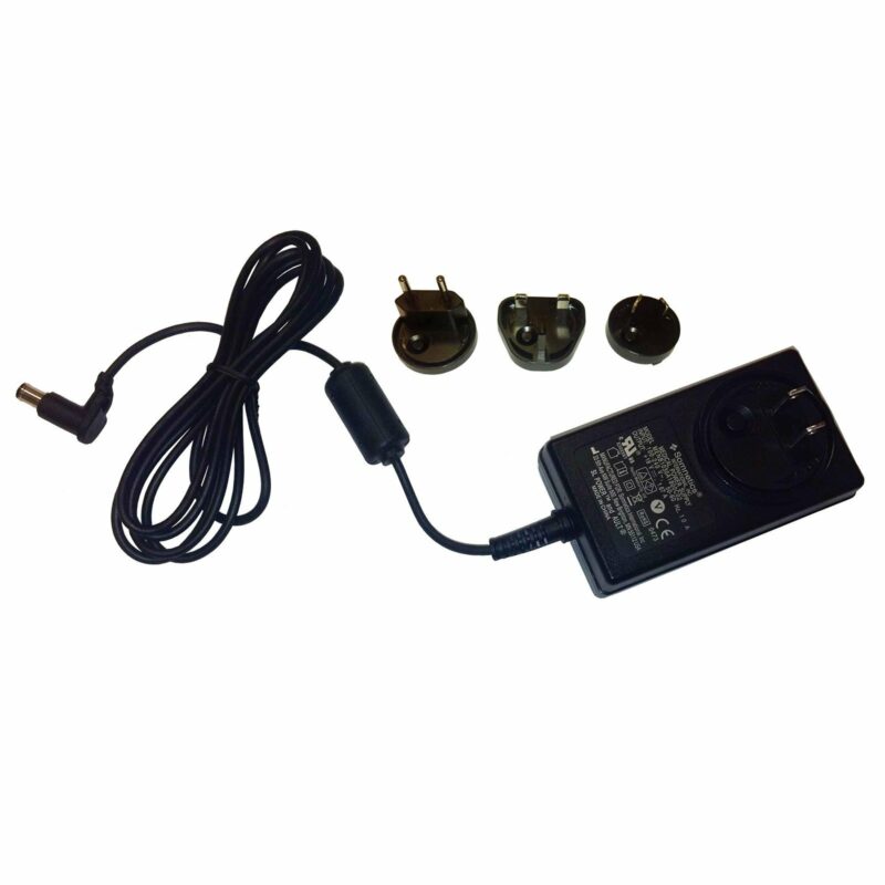 Multi-plug universal power supply set